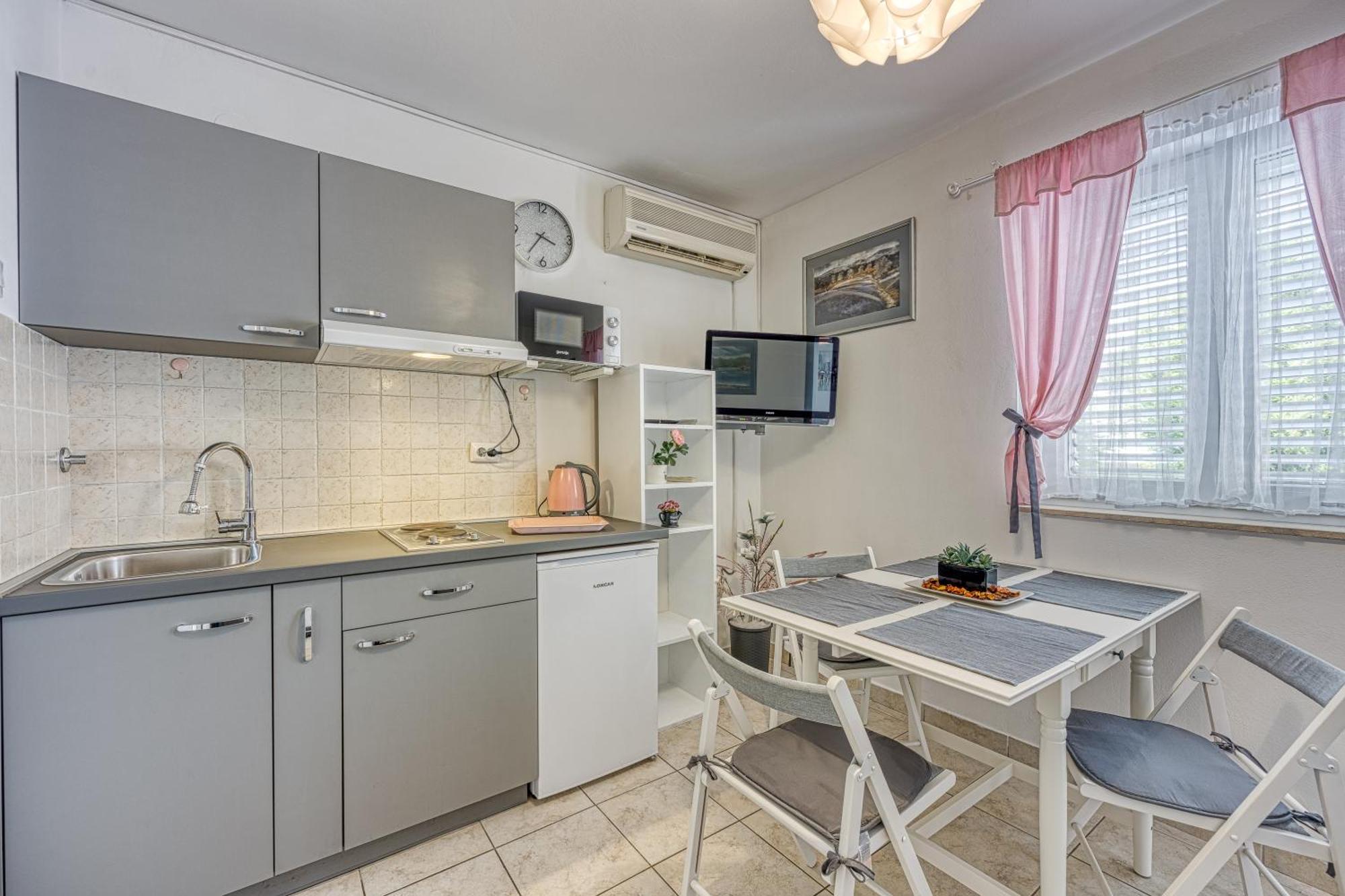 Studio Apartmani Ivanda Макарска Экстерьер фото