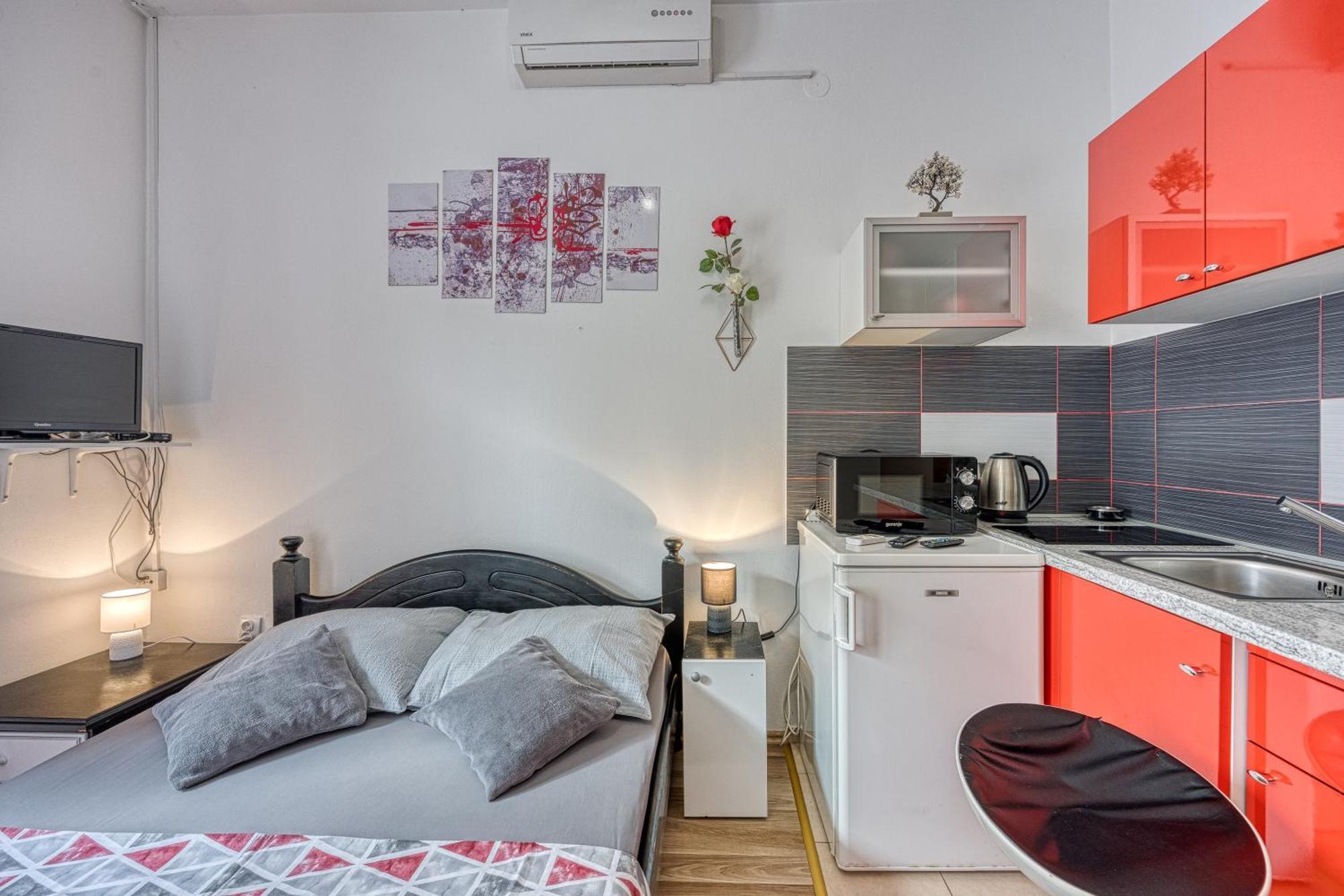 Studio Apartmani Ivanda Макарска Экстерьер фото