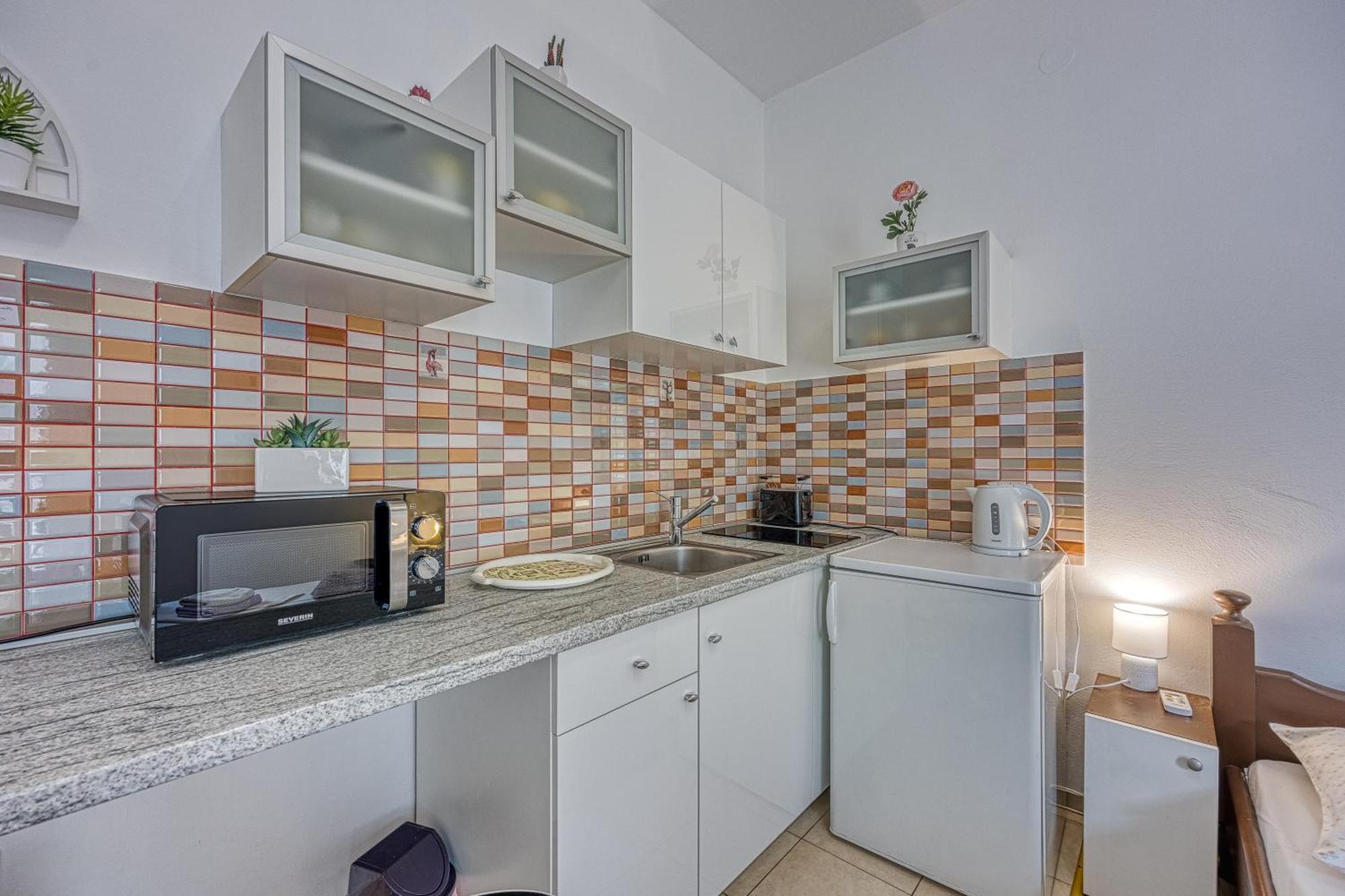 Studio Apartmani Ivanda Макарска Экстерьер фото